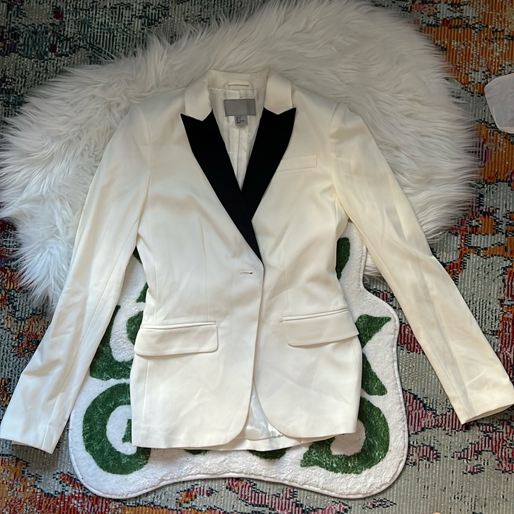 H&M Women’s Tuxedo Blazer